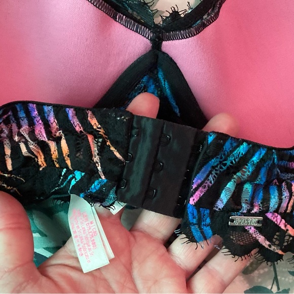 VS PINK Laced halter bra. - Picture 4 of 4